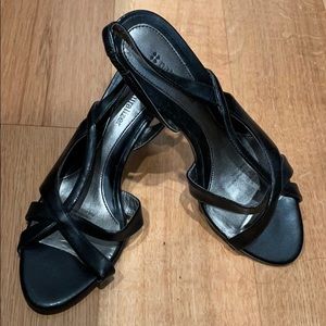 Naturalizer Black Strappy Sandals - Size 7M NEW